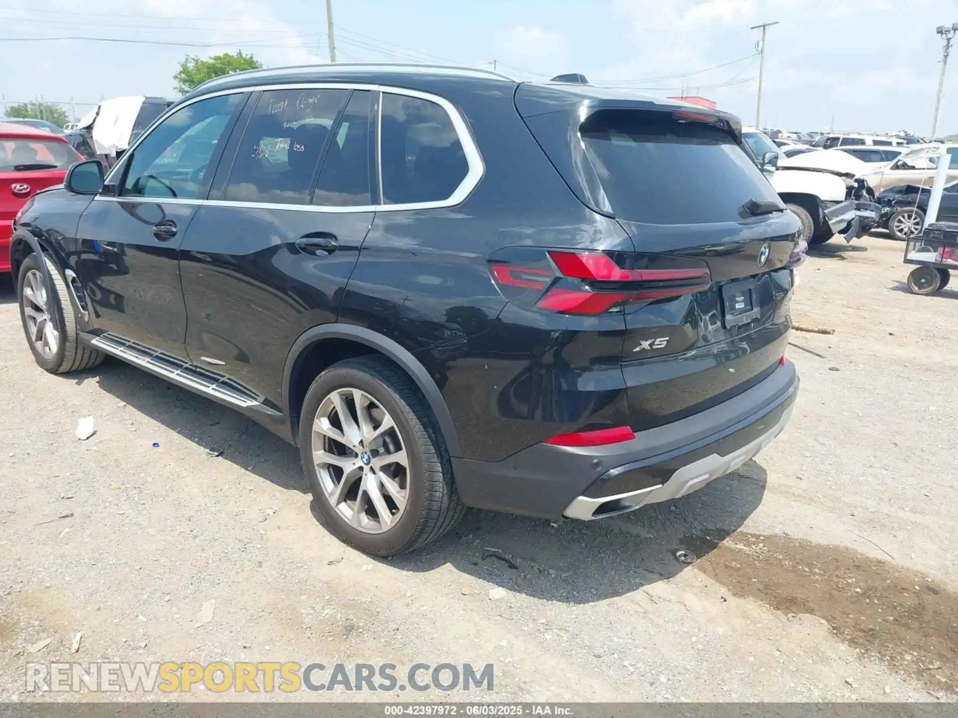 3 fotografías del automóvil dañado 5UX13EU09R9S15130 BMW X5 2024