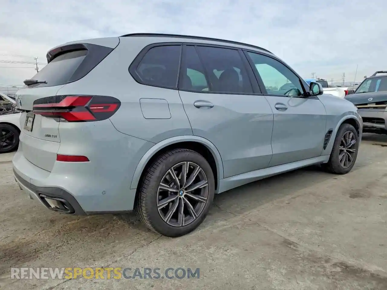 3 Photograph of a damaged car 5UX13EU0XR9T45532 BMW X5 2024