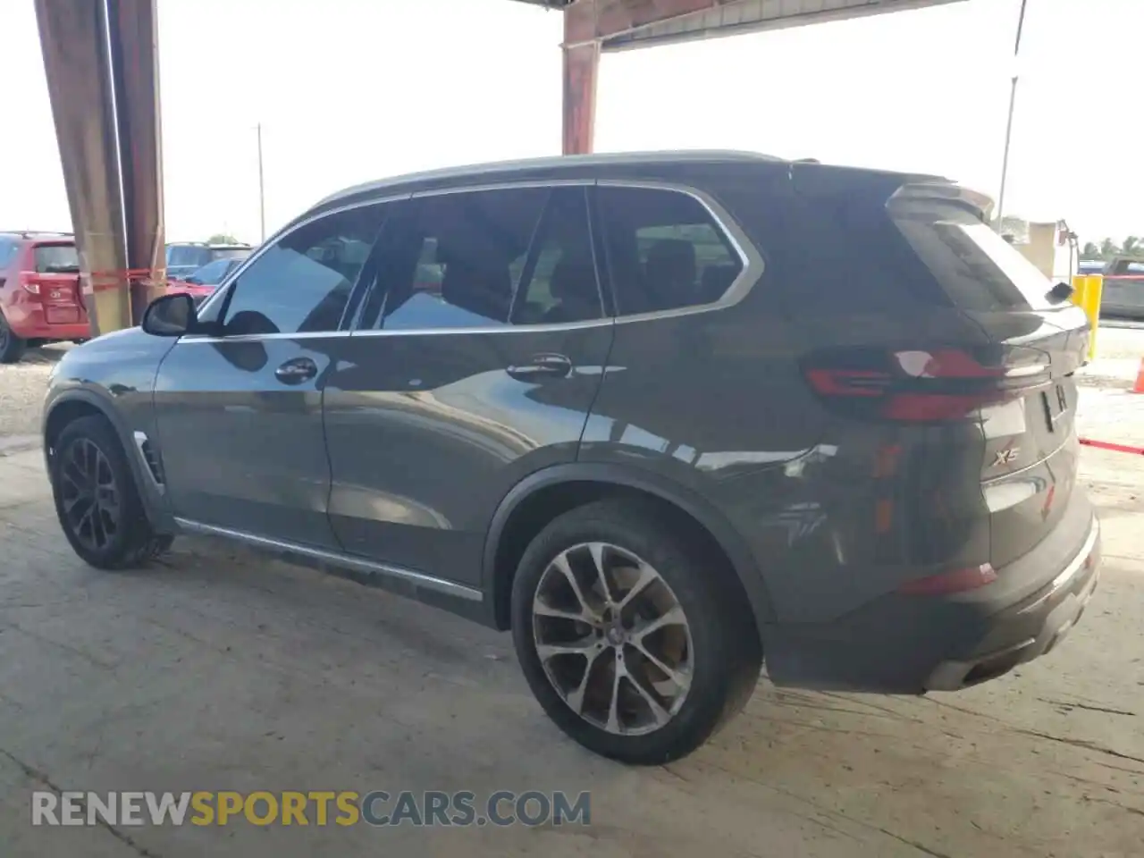 2 Photograph of a damaged car 5UX13EU0XR9T69149 BMW X5 2024