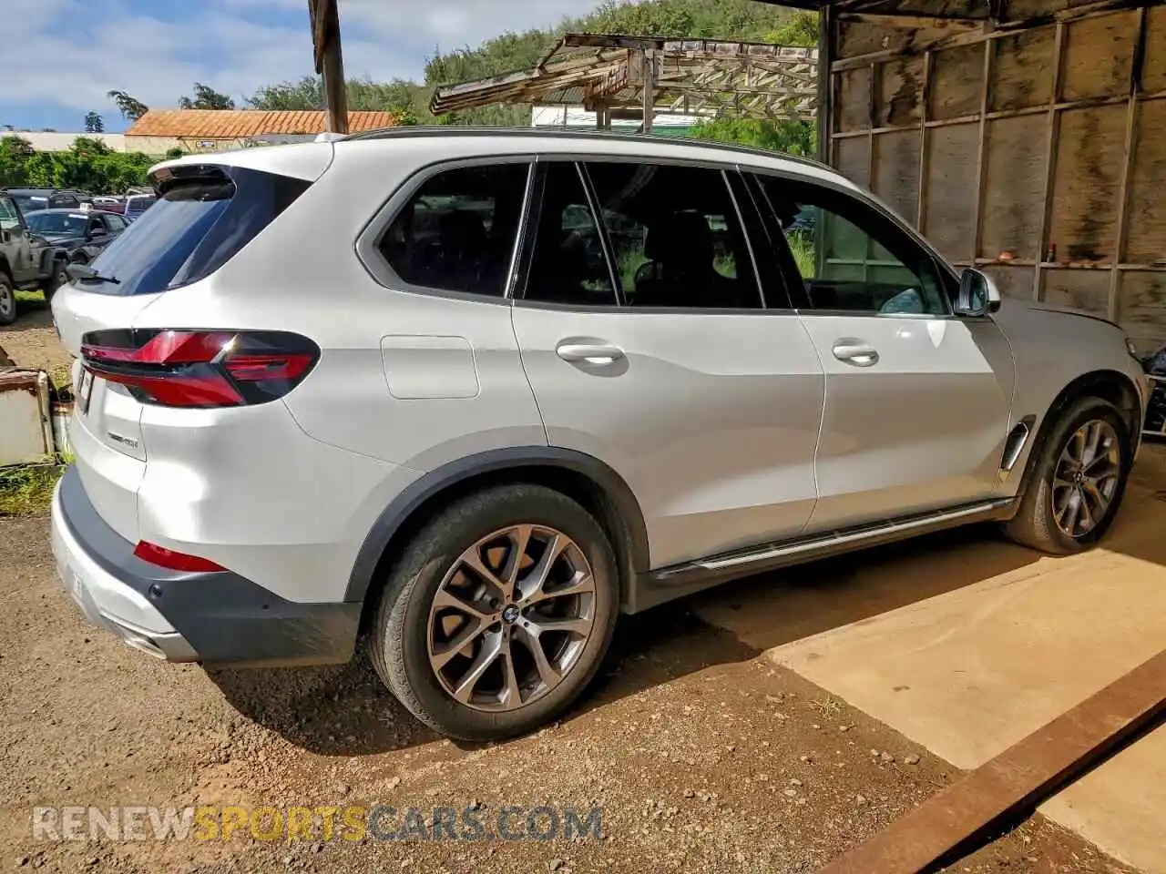 3 Фотография поврежденного автомобиля 5UX13EU0XR9U20732 BMW X5 2024