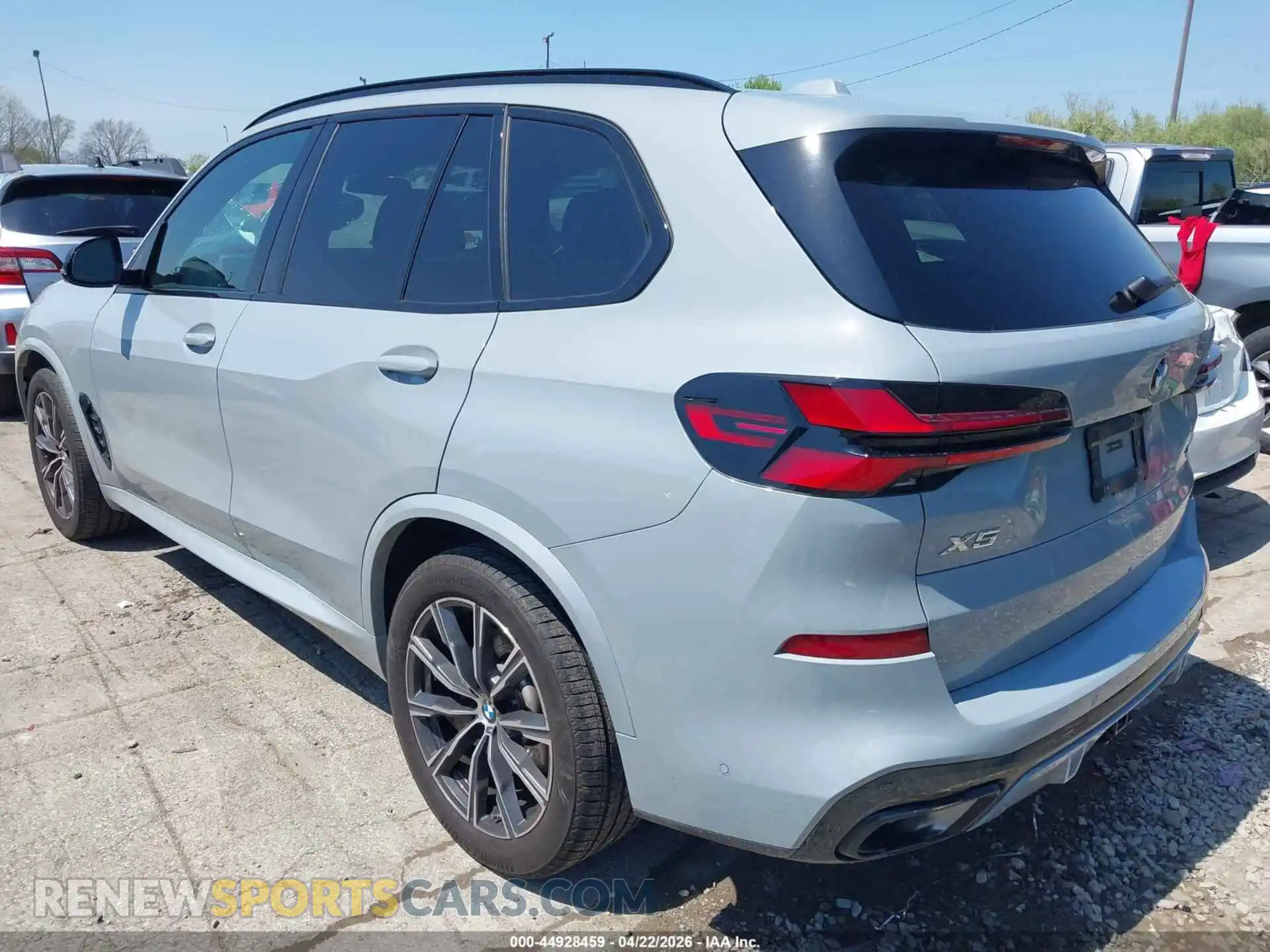 3 Photograph of a damaged car 5UX23EU00R9T44958 BMW X5 2024