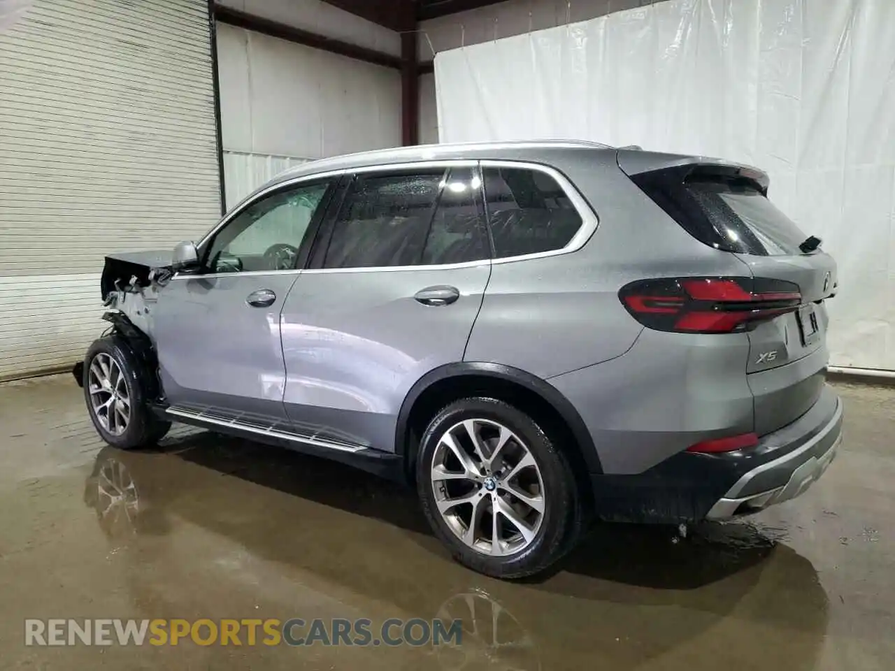 2 Photograph of a damaged car 5UX23EU00R9U33915 BMW X5 2024