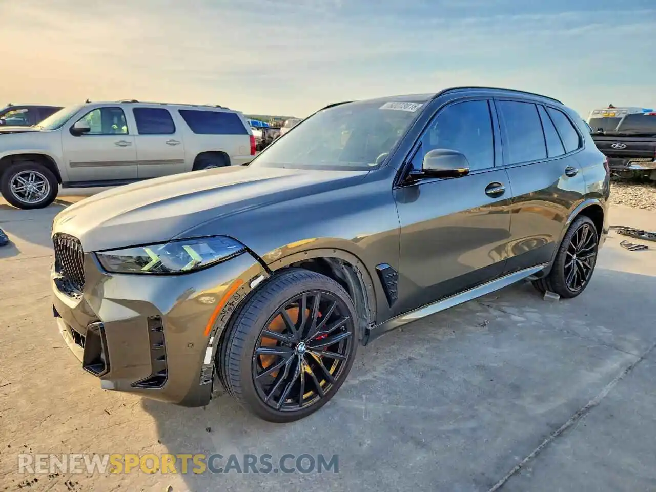 1 Photograph of a damaged car 5UX23EU00R9V48076 BMW X5 2024