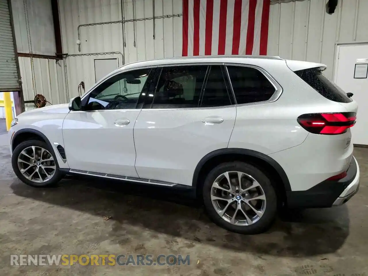 2 Photograph of a damaged car 5UX23EU00R9V74788 BMW X5 2024