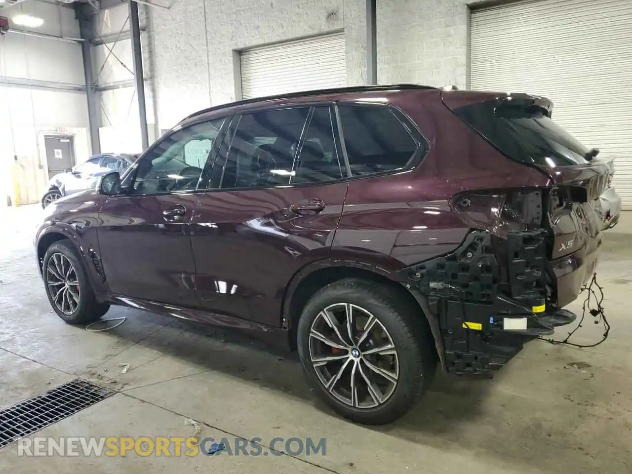 2 Photograph of a damaged car 5UX23EU00R9W21043 BMW X5 2024