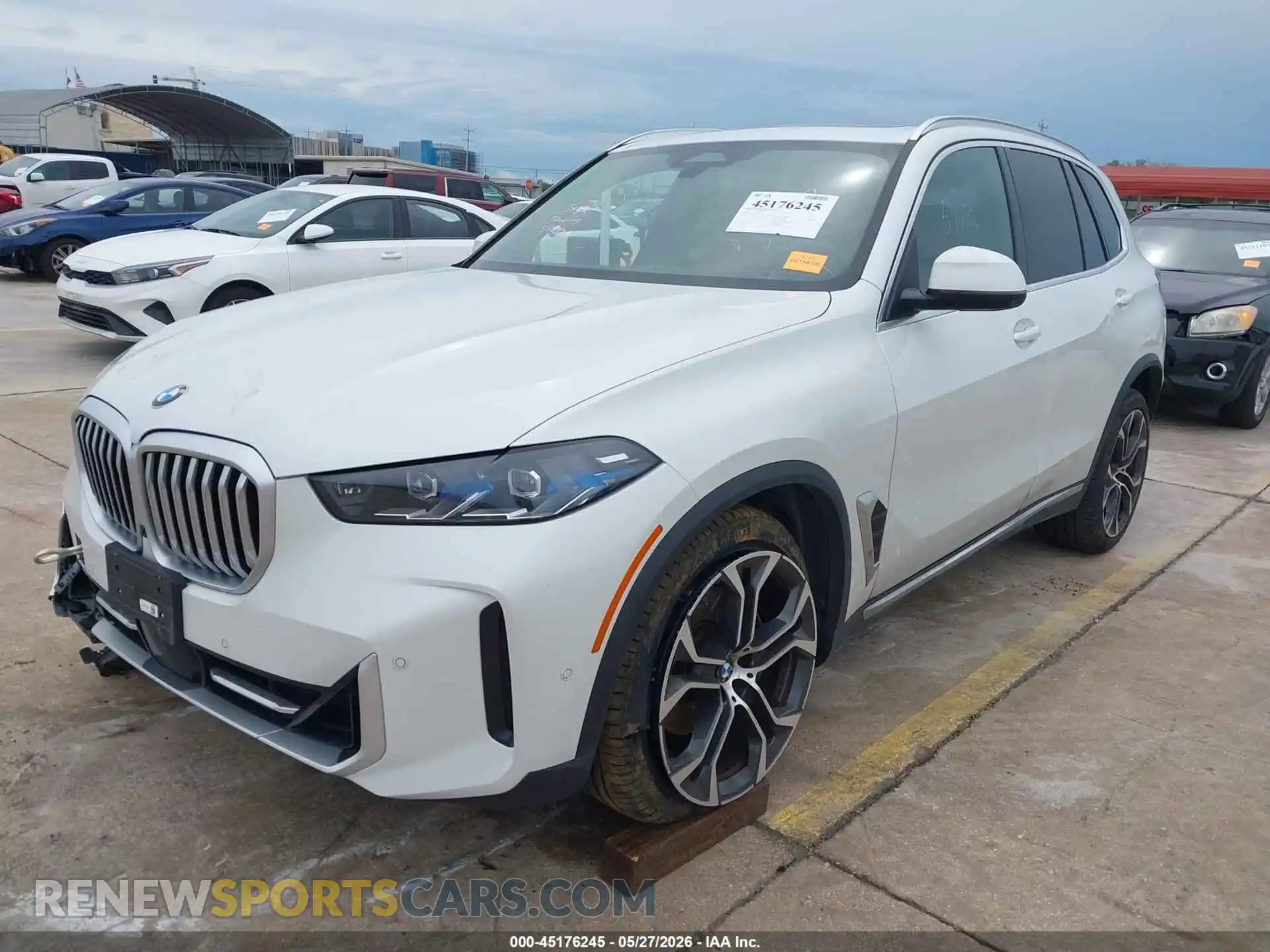 2 Photograph of a damaged car 5UX23EU01R9U02589 BMW X5 2024