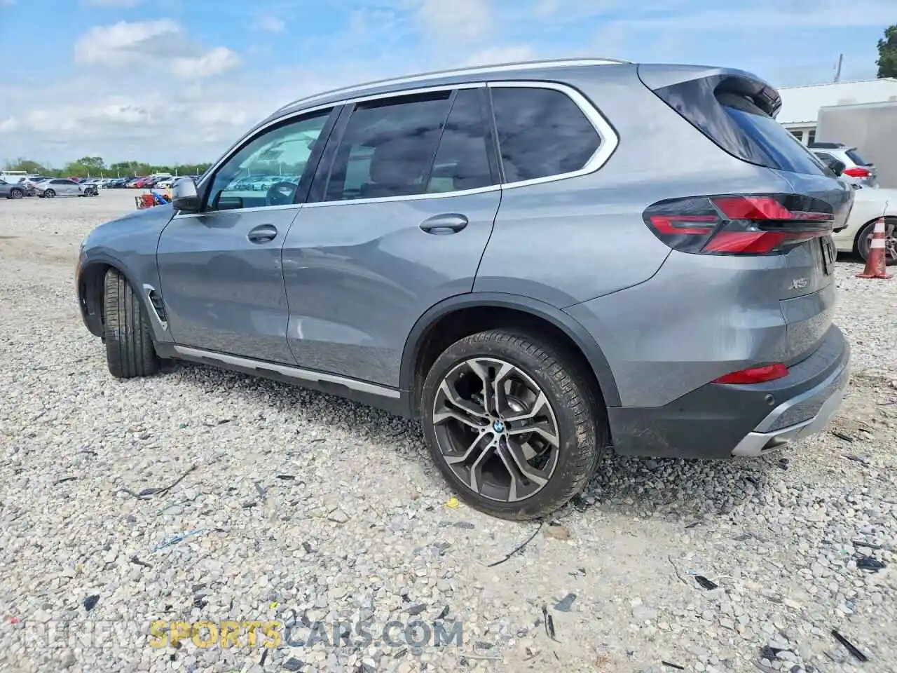 2 Photograph of a damaged car 5UX23EU02R9S16799 BMW X5 2024