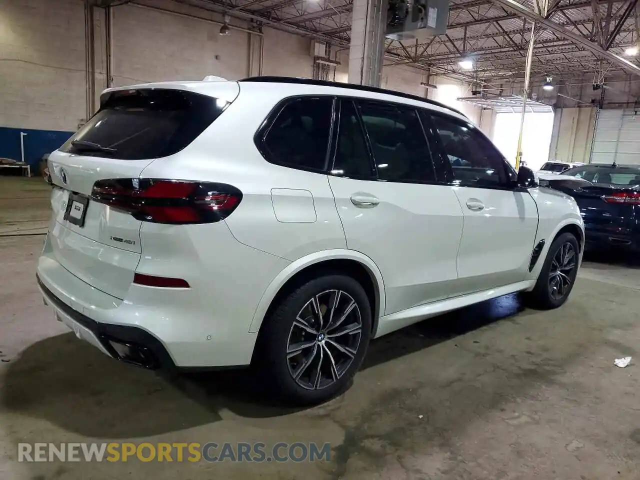 3 fotografías del automóvil dañado 5UX23EU02R9S34333 BMW X5 2024