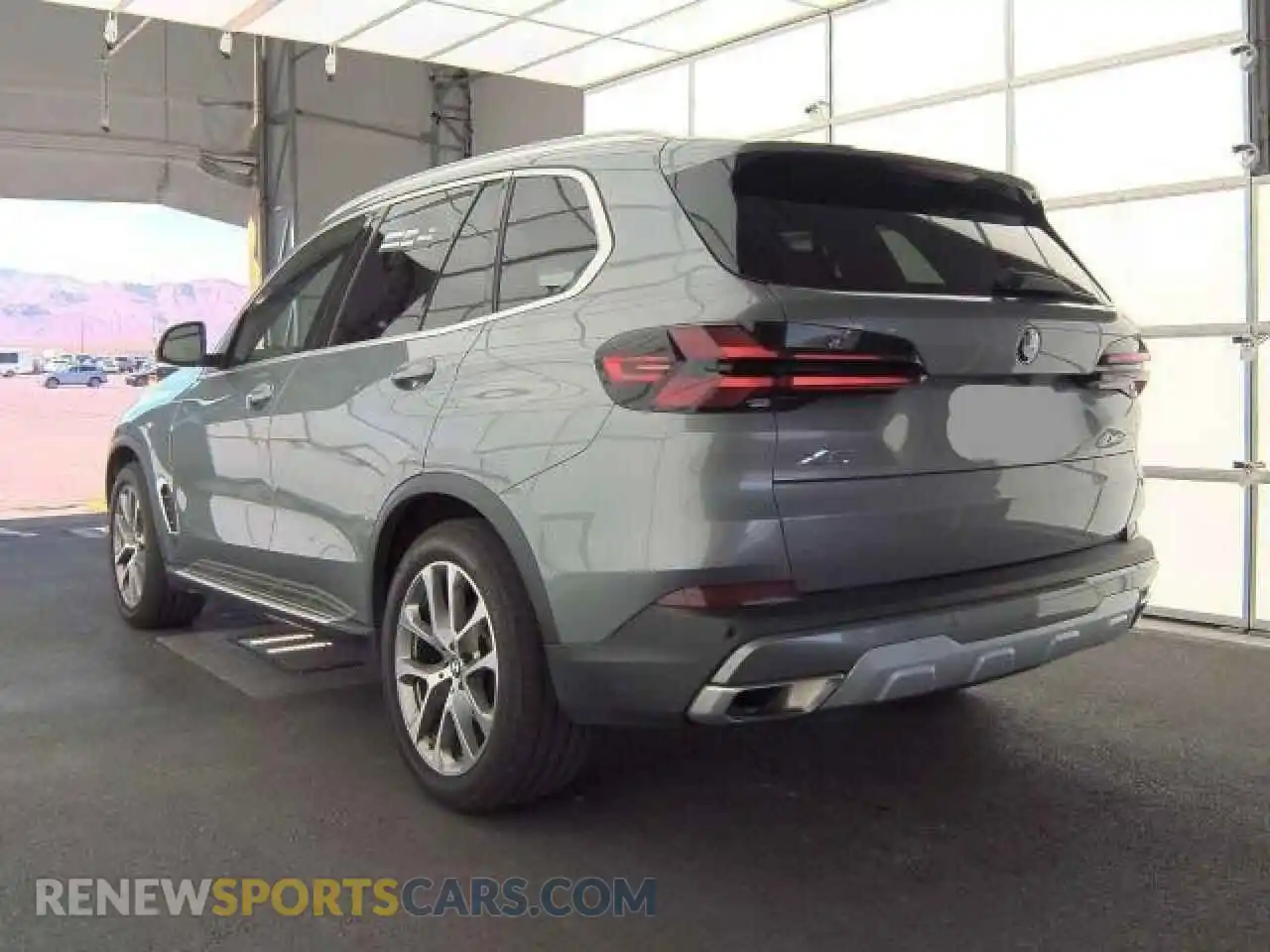 3 Photograph of a damaged car 5UX23EU02R9S52539 BMW X5 2024