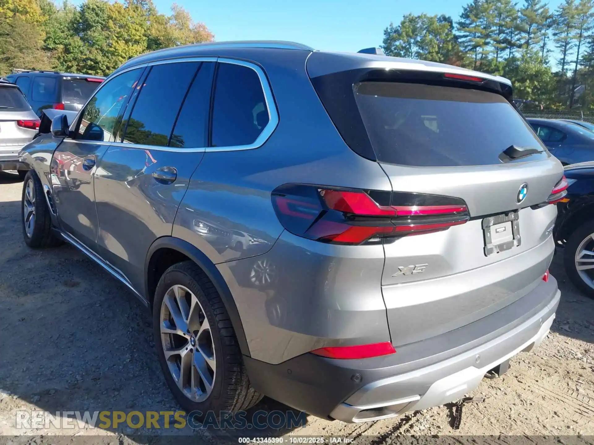 3 Фотография поврежденного автомобиля 5UX23EU02R9S62648 BMW X5 2024