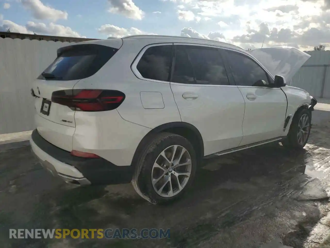 3 Photograph of a damaged car 5UX23EU02R9T35727 BMW X5 2024