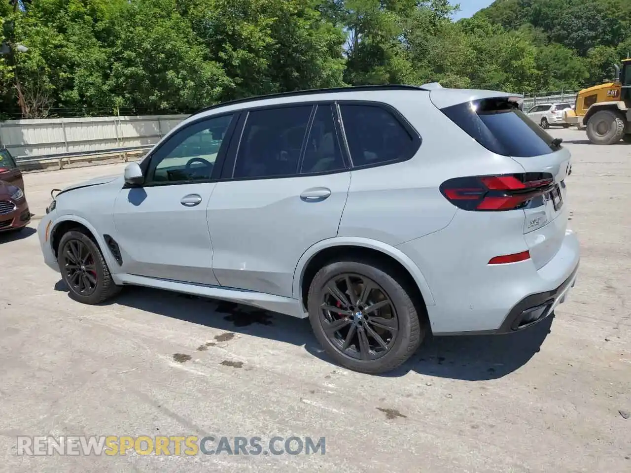 2 Photograph of a damaged car 5UX23EU02R9U31938 BMW X5 2024