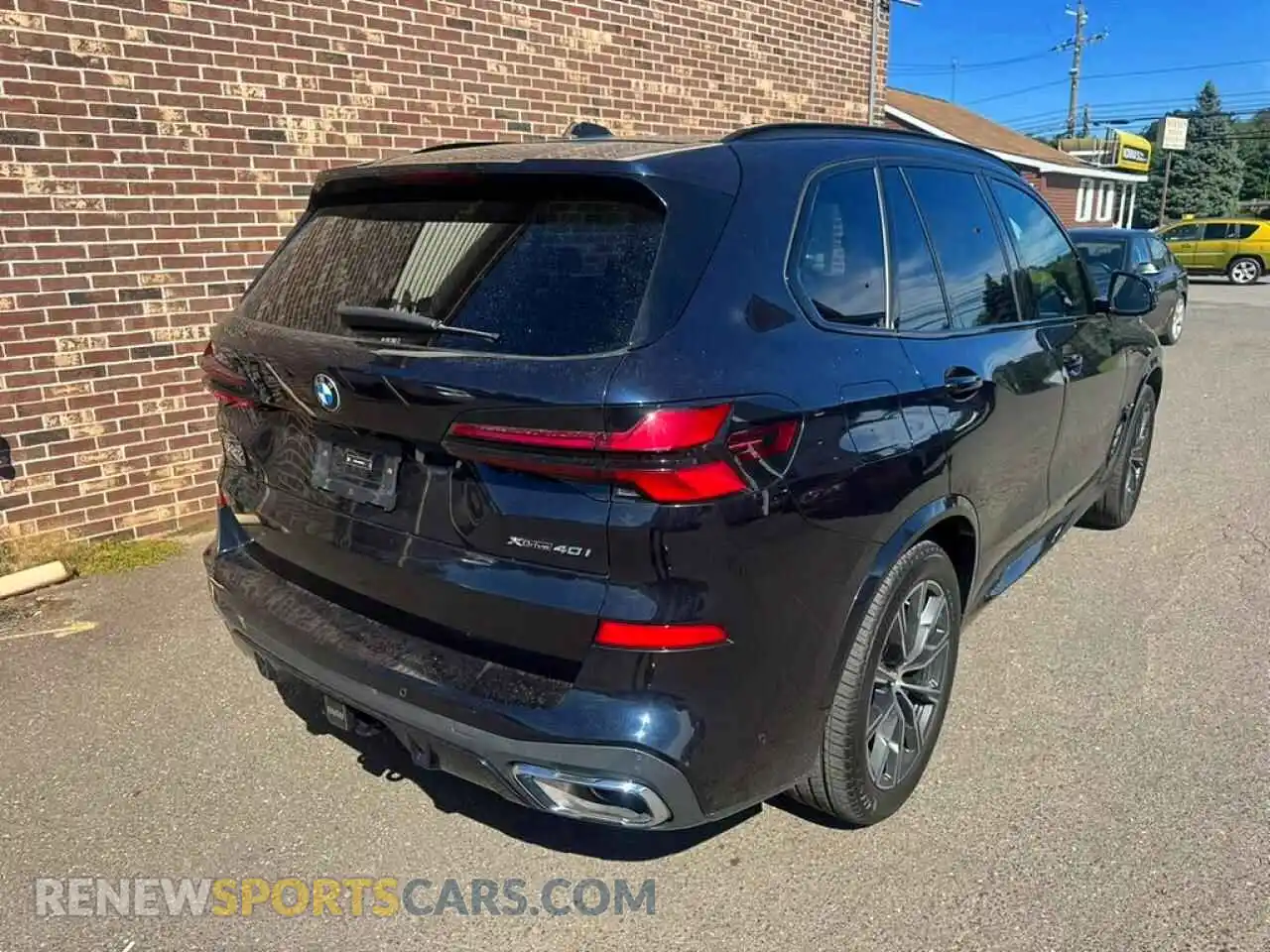 3 Photograph of a damaged car 5UX23EU02R9U74675 BMW X5 2024