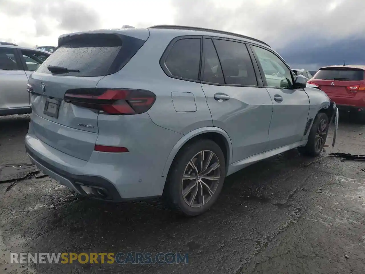 3 Photograph of a damaged car 5UX23EU02R9W08861 BMW X5 2024