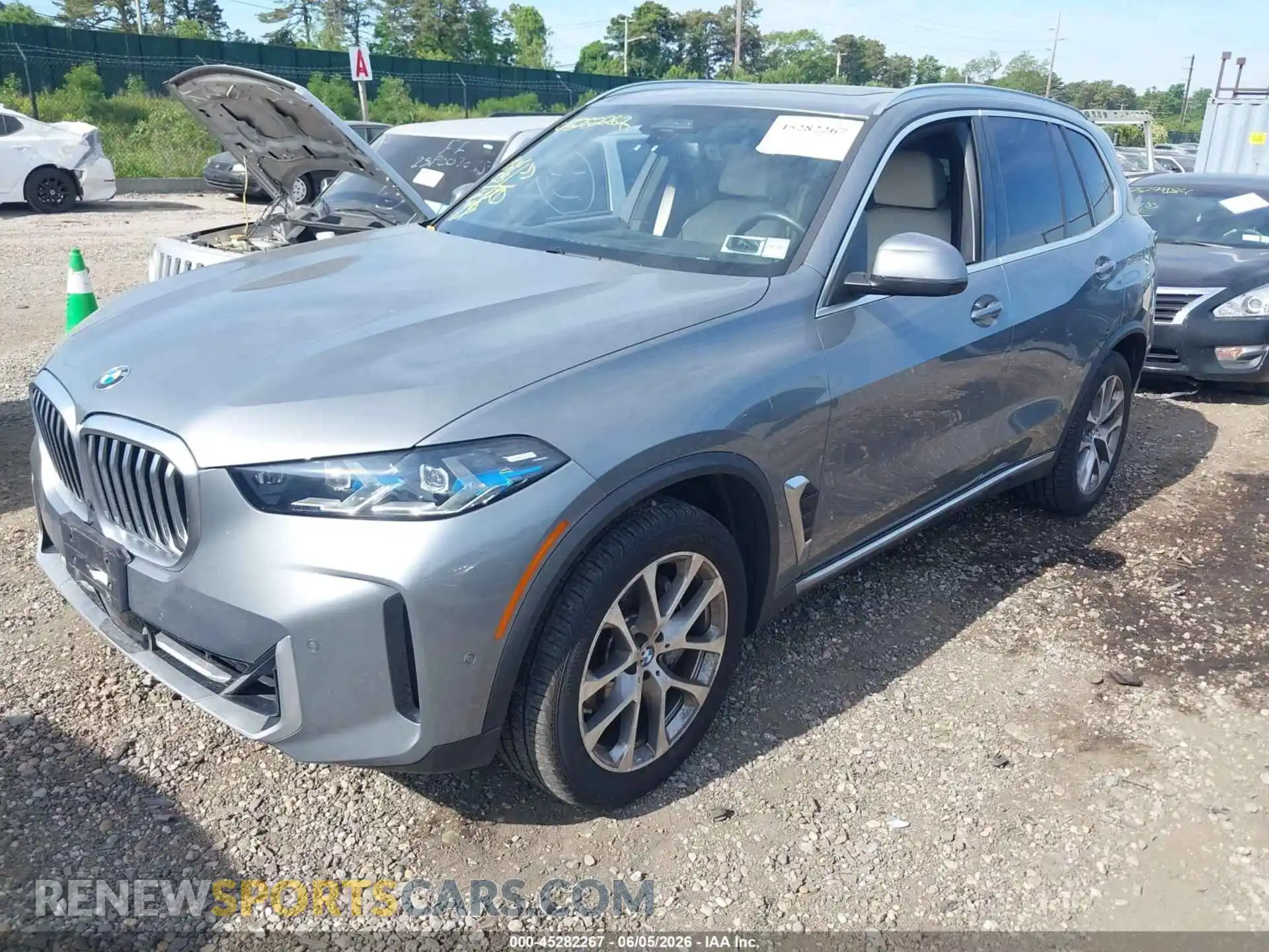 2 fotografías del automóvil dañado 5UX23EU02R9W17401 BMW X5 2024