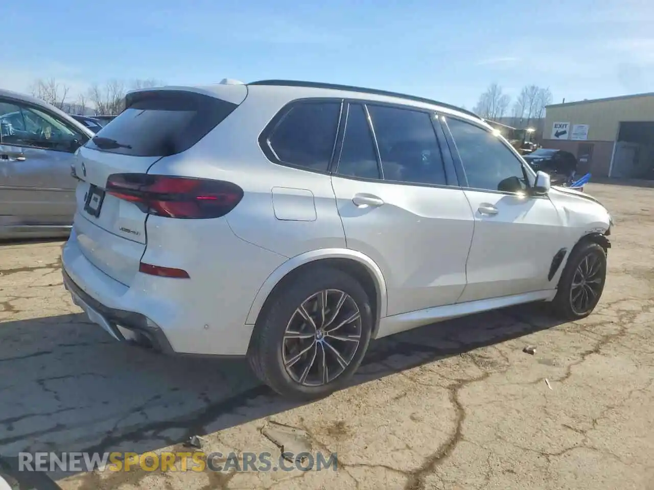 3 Photograph of a damaged car 5UX23EU02R9W21710 BMW X5 2024