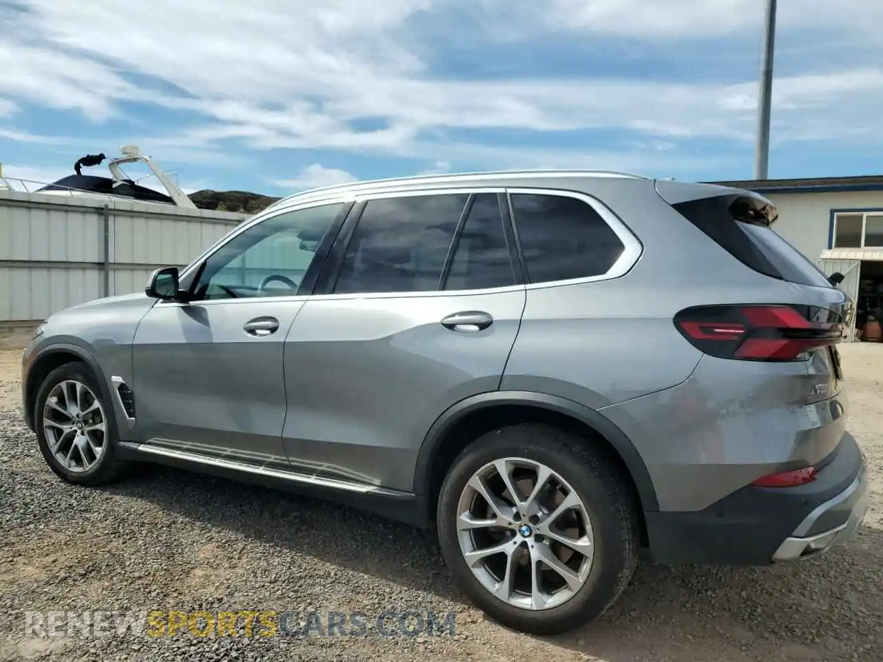 2 Photograph of a damaged car 5UX23EU03R9S99126 BMW X5 2024
