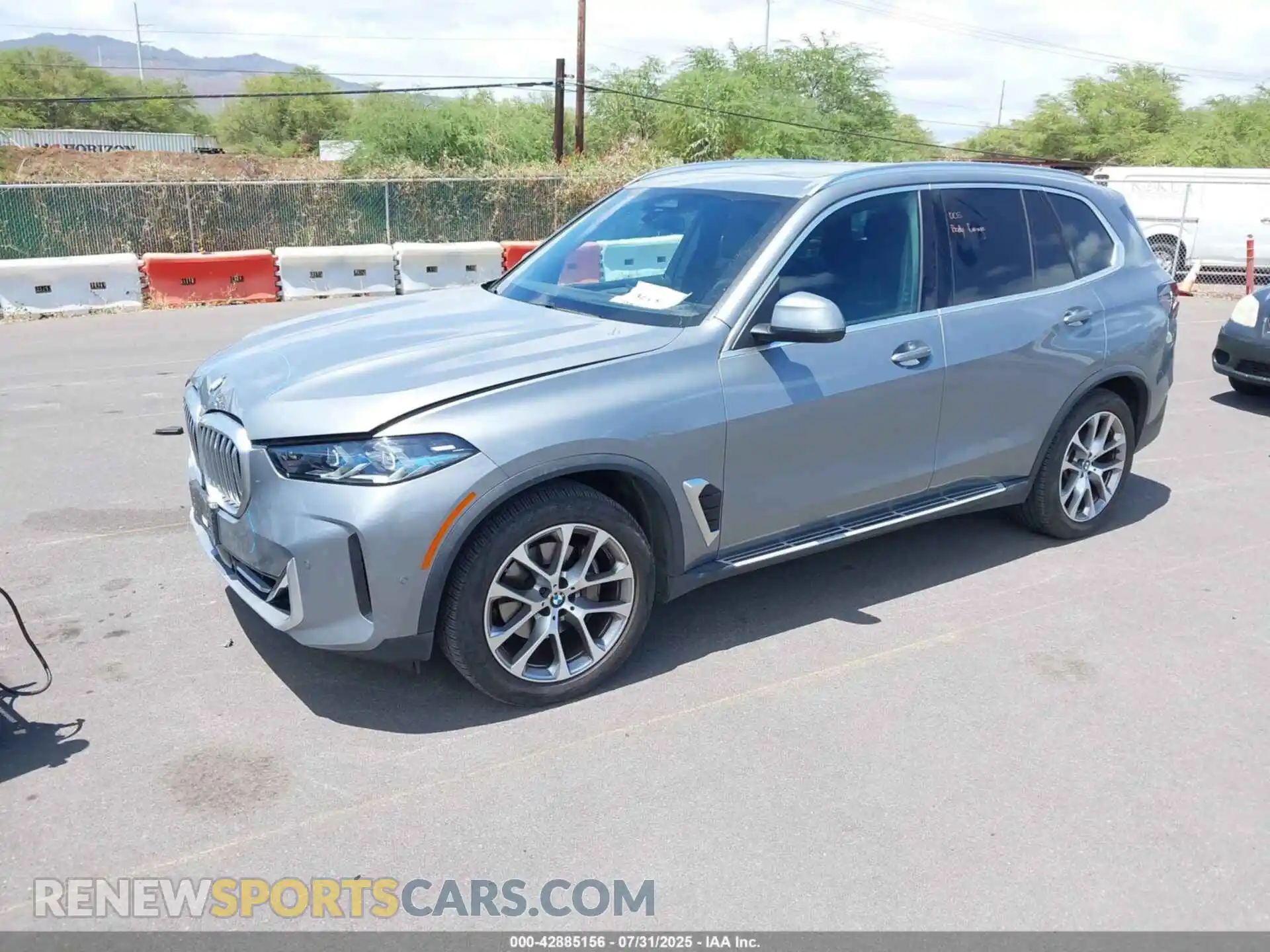 2 Фотография поврежденного автомобиля 5UX23EU03R9S99756 BMW X5 2024