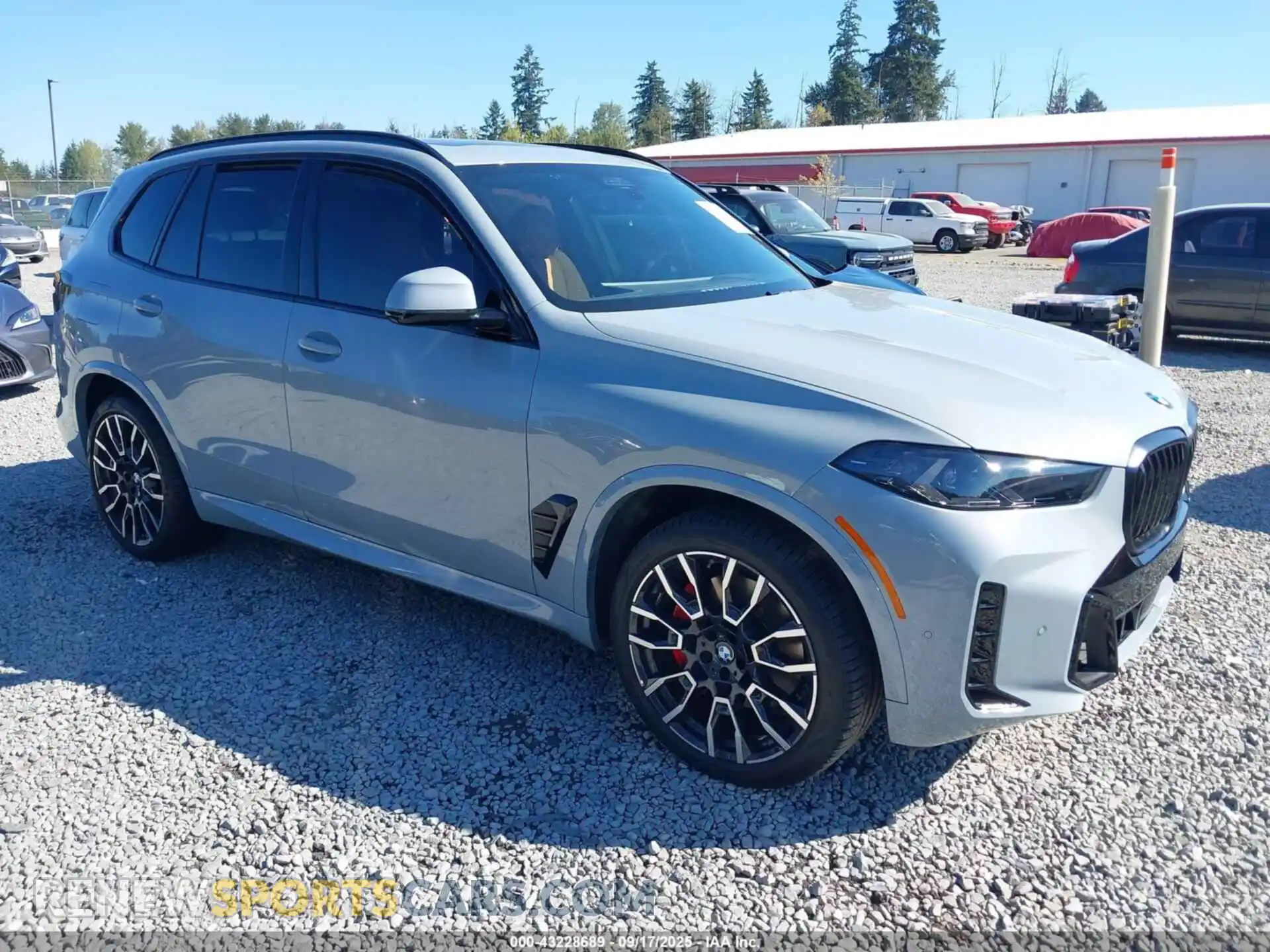 1 Photograph of a damaged car 5UX23EU03R9T68882 BMW X5 2024