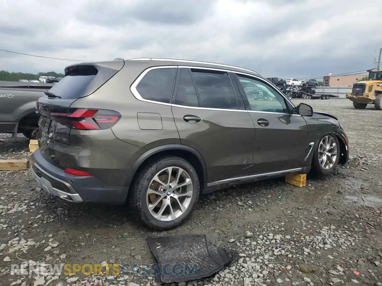 3 Photograph of a damaged car 5UX23EU03R9T73807 BMW X5 2024