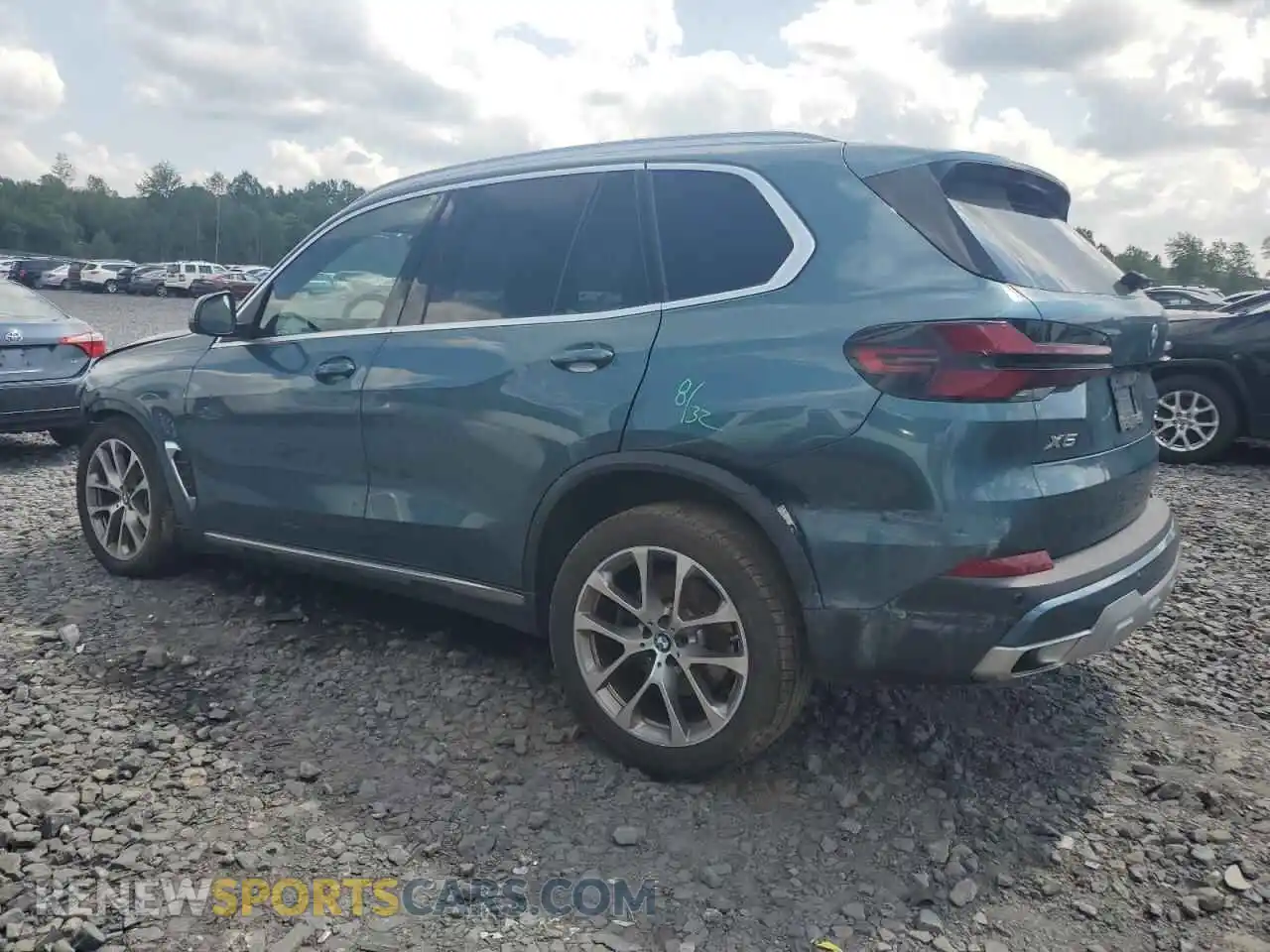 2 Photograph of a damaged car 5UX23EU03R9T93507 BMW X5 2024