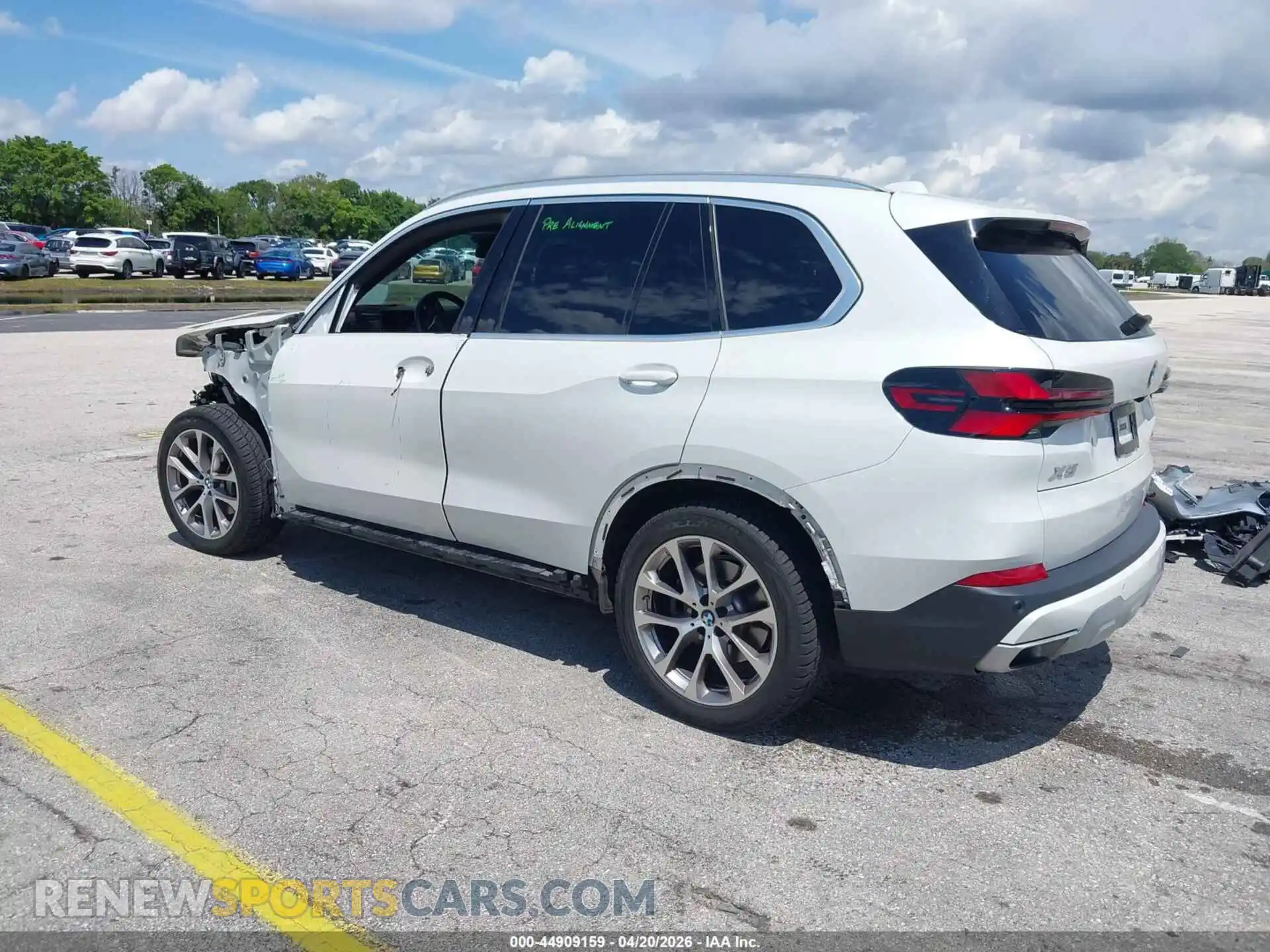 3 Photograph of a damaged car 5UX23EU03R9U42110 BMW X5 2024