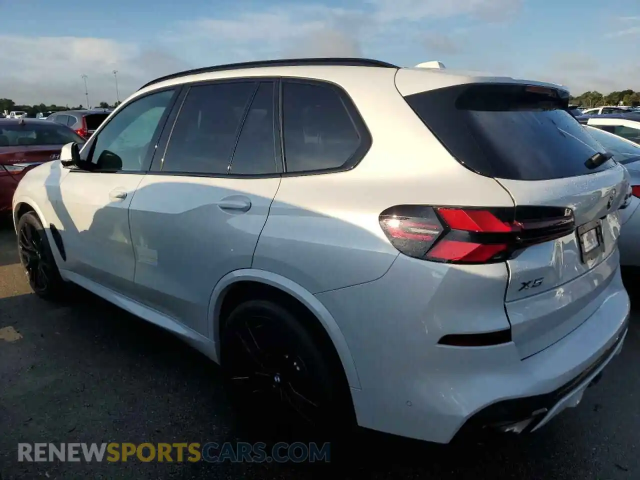2 fotografías del automóvil dañado 5UX23EU03R9U49154 BMW X5 2024