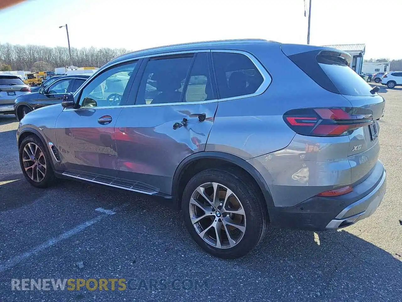 2 fotografías del automóvil dañado 5UX23EU03R9U70540 BMW X5 2024