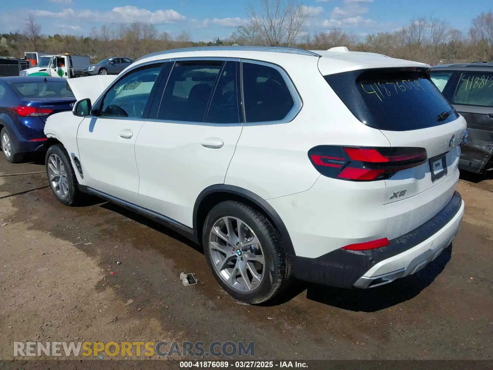 3 Photograph of a damaged car 5UX23EU03R9V85249 BMW X5 2024