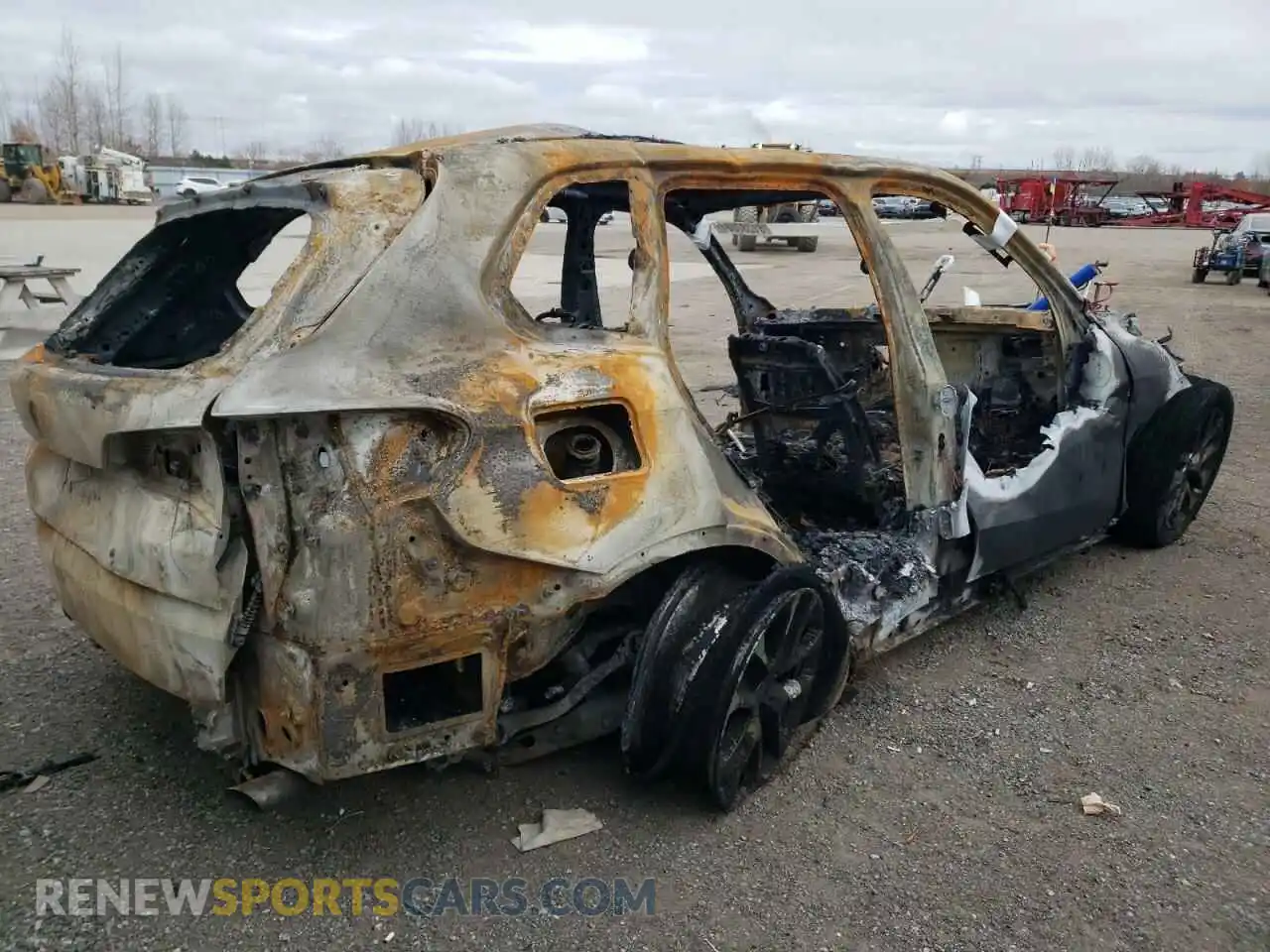 3 fotografías del automóvil dañado 5UX23EU03R9W10120 BMW X5 2024