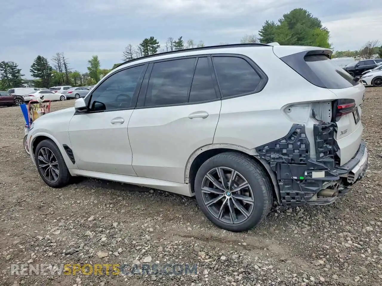 2 Photograph of a damaged car 5UX23EU04R9S65082 BMW X5 2024