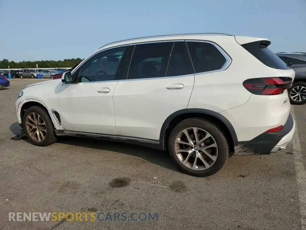 2 Photograph of a damaged car 5UX23EU04R9U45758 BMW X5 2024
