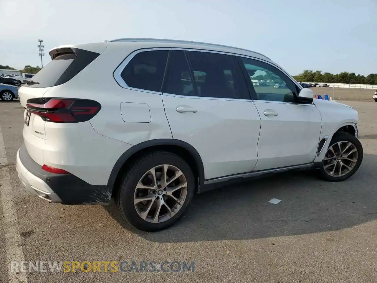 3 Photograph of a damaged car 5UX23EU04R9U45758 BMW X5 2024
