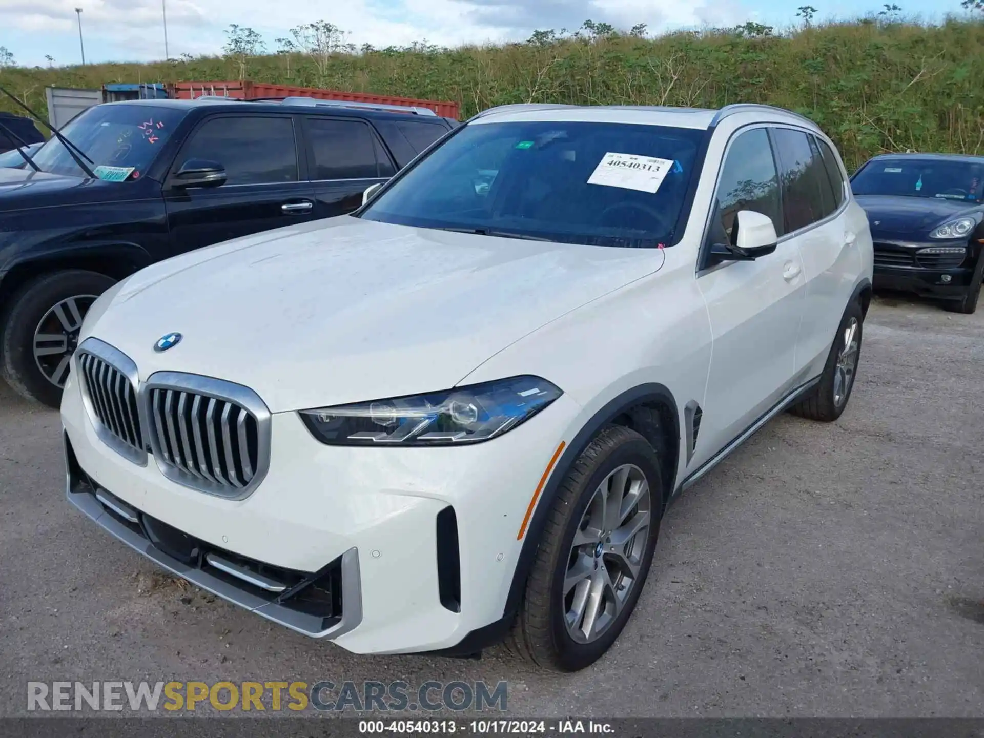 2 Photograph of a damaged car 5UX23EU04R9U85659 BMW X5 2024