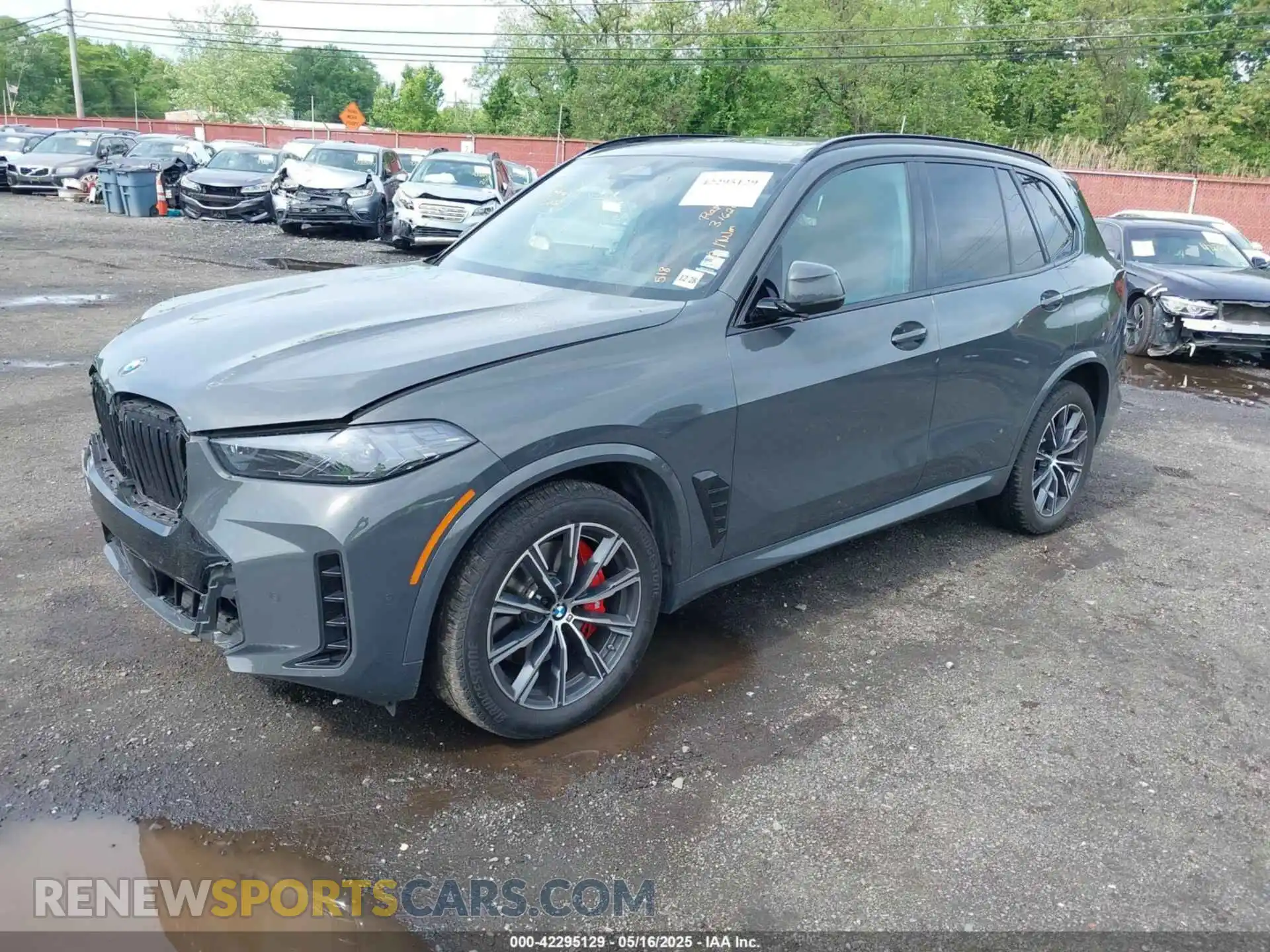 2 Photograph of a damaged car 5UX23EU04R9V01472 BMW X5 2024