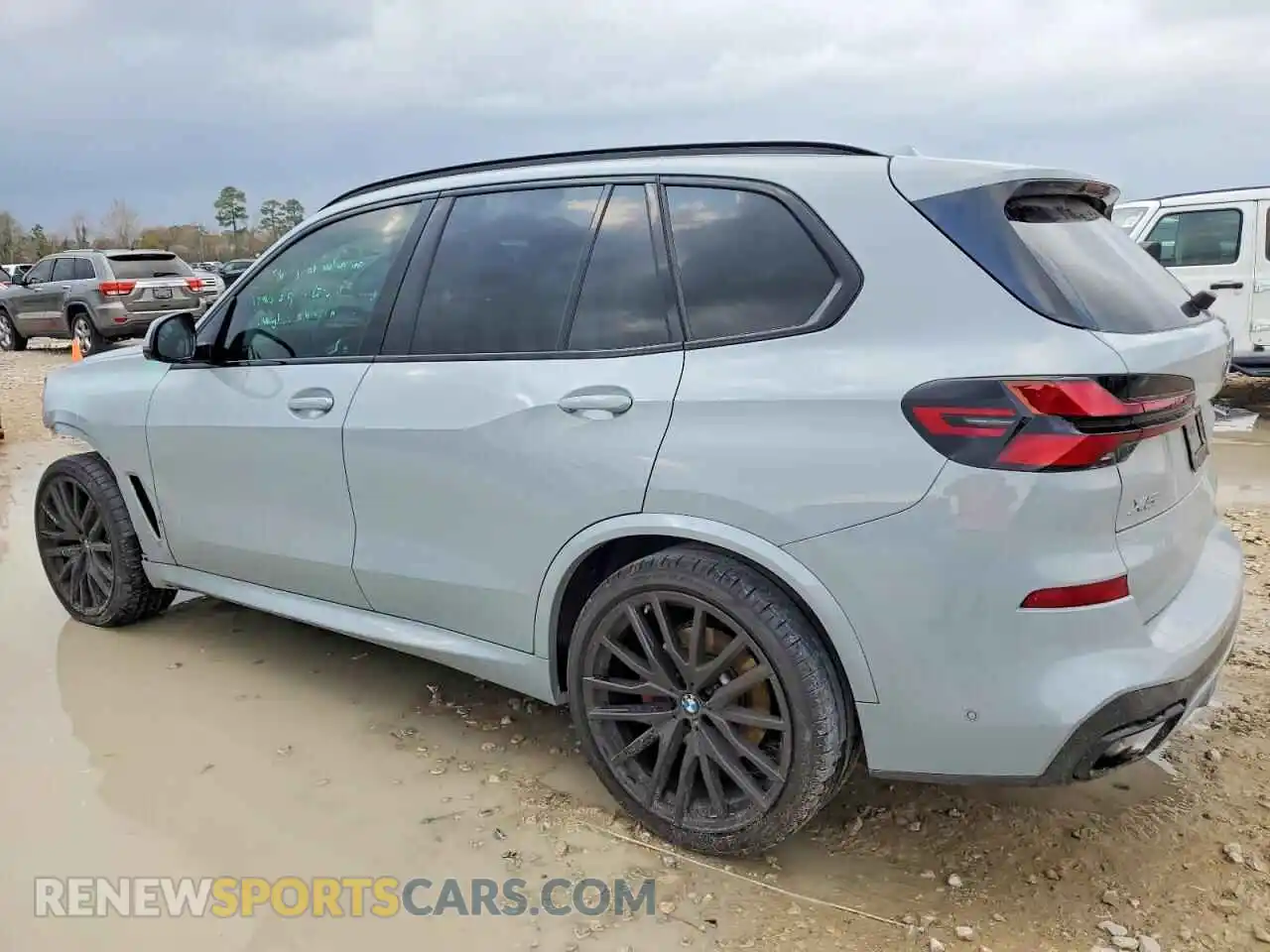 2 Photograph of a damaged car 5UX23EU04R9V23360 BMW X5 2024