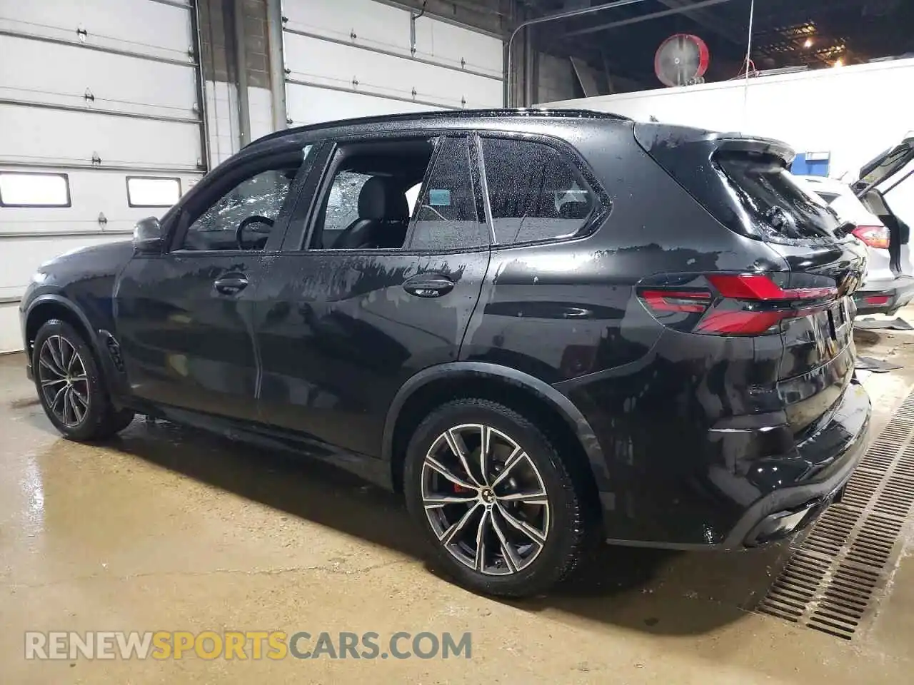2 Photograph of a damaged car 5UX23EU04R9V87558 BMW X5 2024