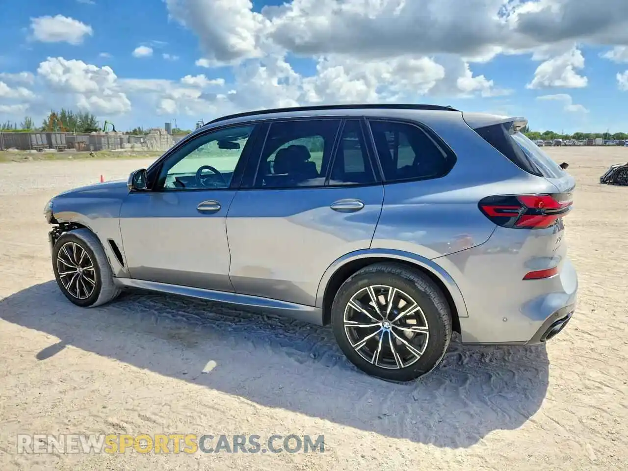 2 Photograph of a damaged car 5UX23EU05R9S10589 BMW X5 2024