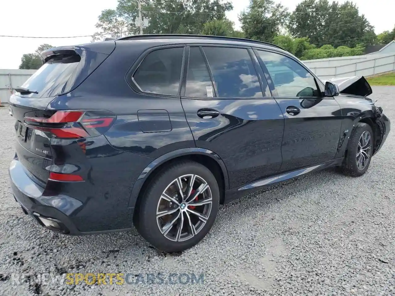3 Photograph of a damaged car 5UX23EU05R9T43904 BMW X5 2024
