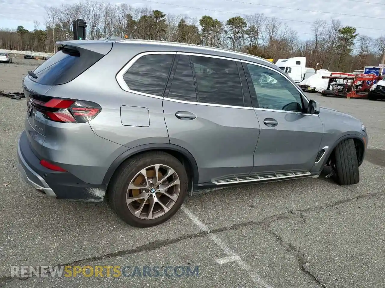 3 Photograph of a damaged car 5UX23EU05R9T45166 BMW X5 2024