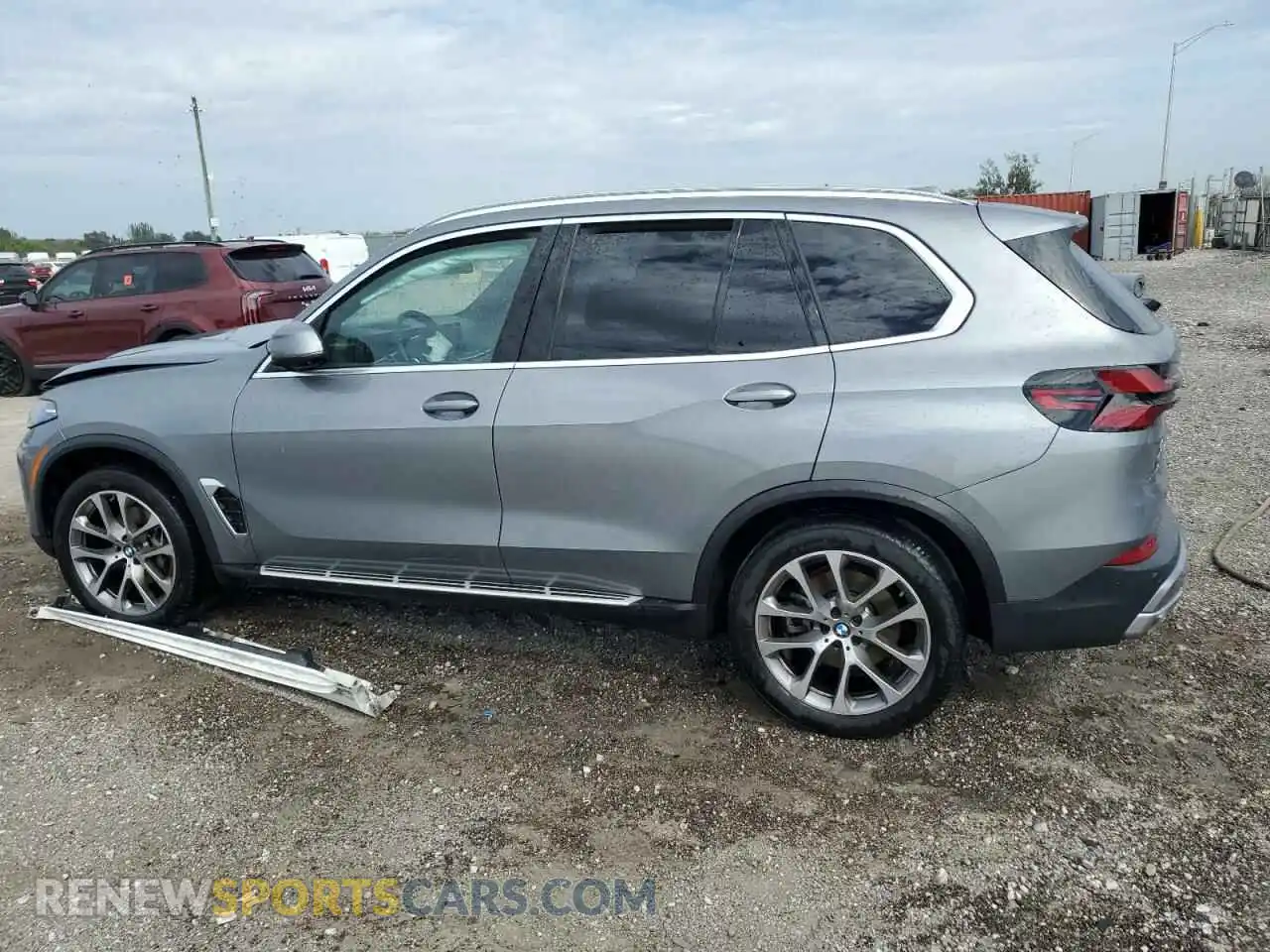 2 Photograph of a damaged car 5UX23EU05R9U05978 BMW X5 2024