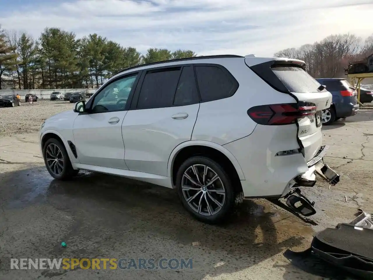 2 Photograph of a damaged car 5UX23EU05R9U48829 BMW X5 2024
