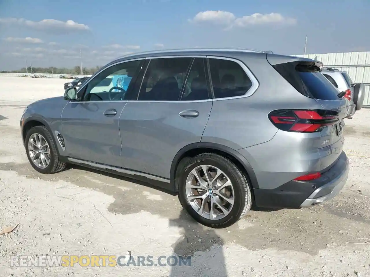 2 Photograph of a damaged car 5UX23EU05R9U62214 BMW X5 2024