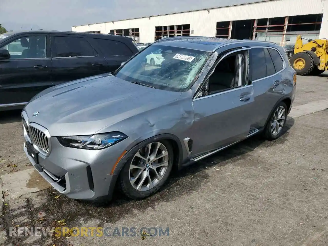 1 Photograph of a damaged car 5UX23EU05R9U85301 BMW X5 2024