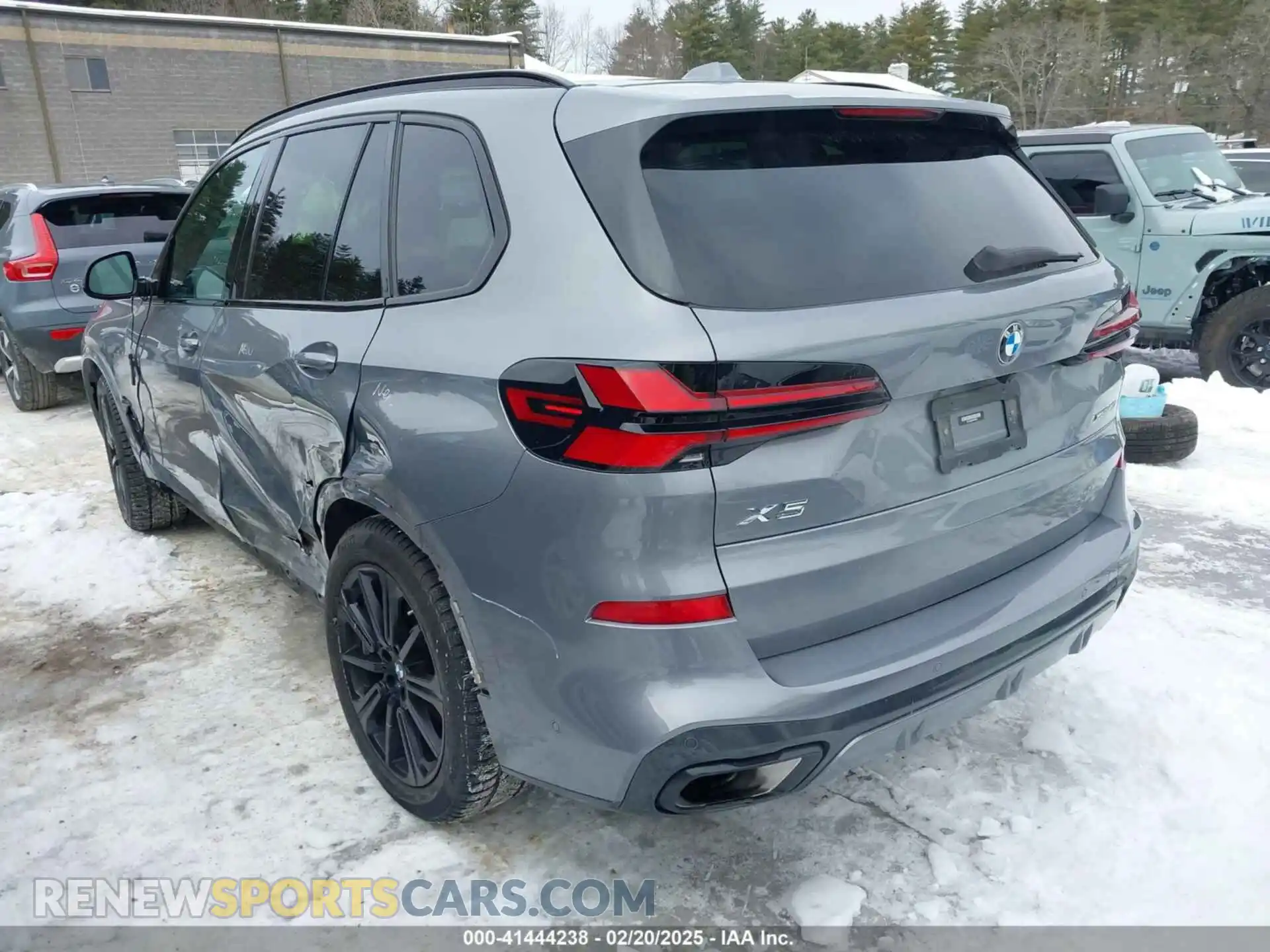 3 Photograph of a damaged car 5UX23EU06R9S09659 BMW X5 2024