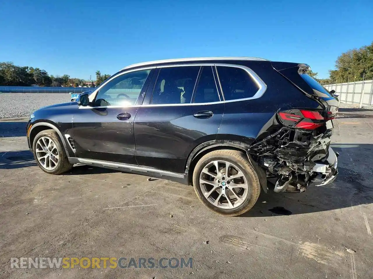 2 Photograph of a damaged car 5UX23EU06R9U35393 BMW X5 2024