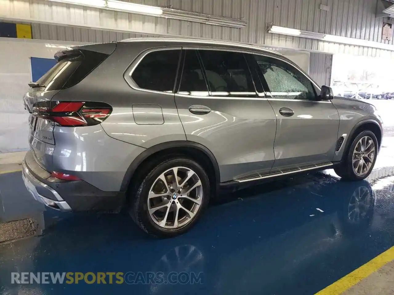3 fotografías del automóvil dañado 5UX23EU06R9V39835 BMW X5 2024