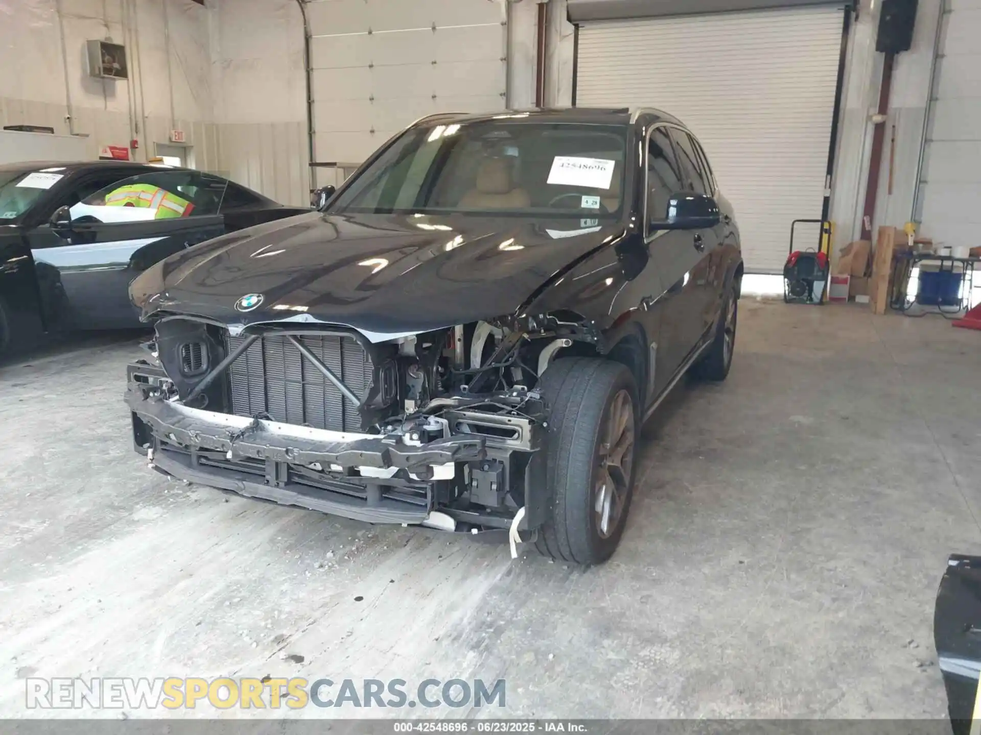 2 Фотография поврежденного автомобиля 5UX23EU07R9S27202 BMW X5 2024
