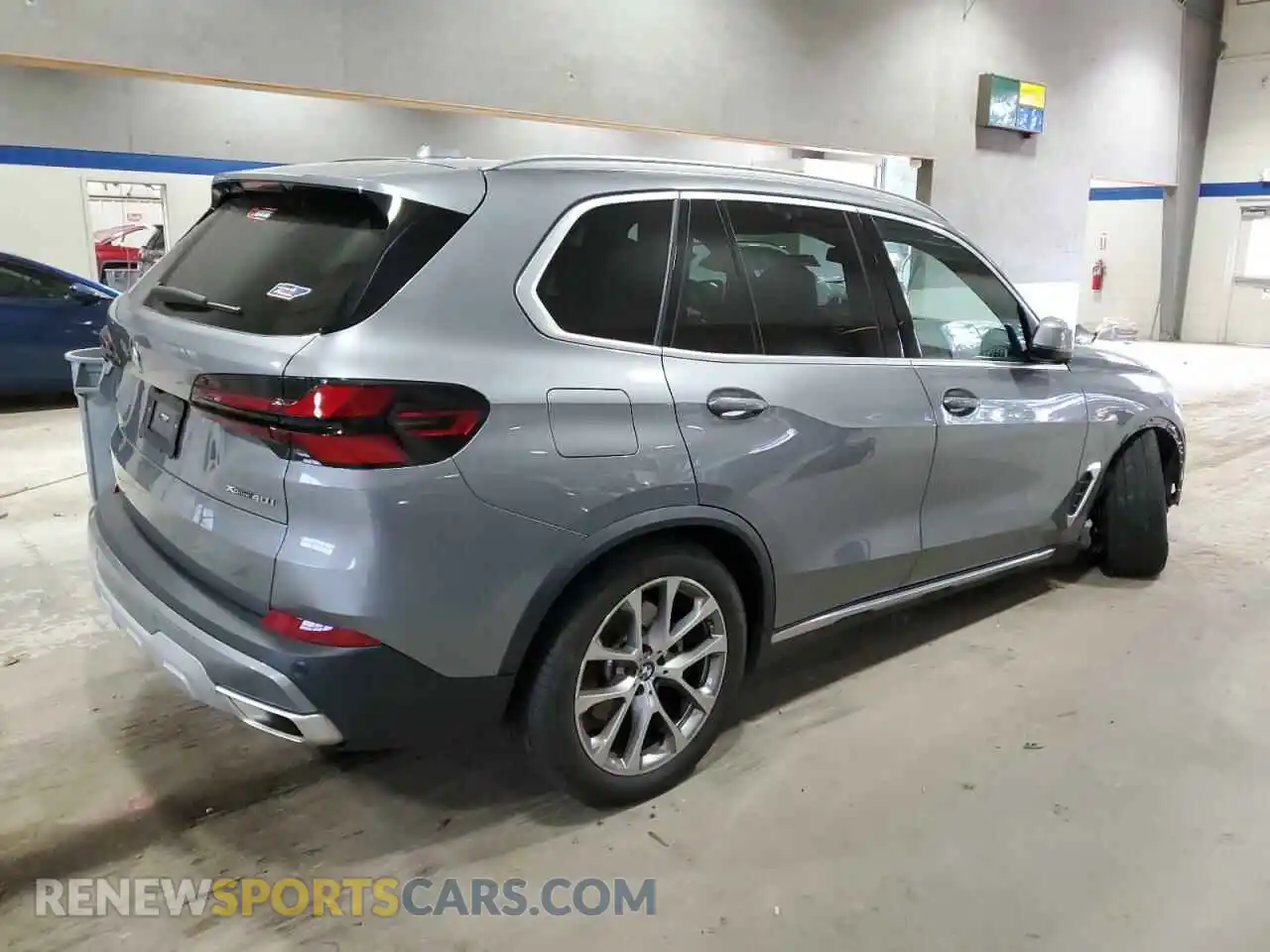 3 Photograph of a damaged car 5UX23EU07R9S28964 BMW X5 2024