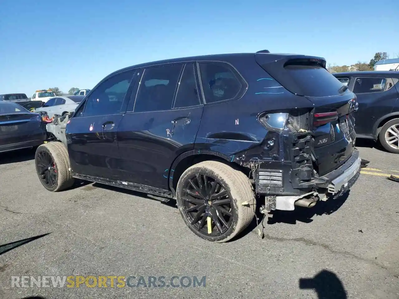 2 Photograph of a damaged car 5UX23EU07R9S36319 BMW X5 2024
